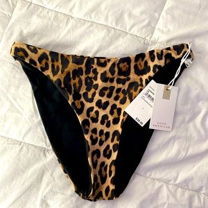 Good American bikini.  Sz 1 Bnwt. Reversible bottom.. will sell separately